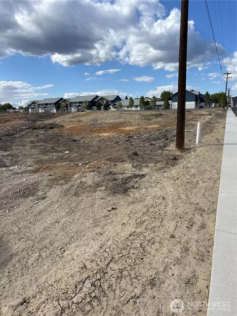380 N Apple Ave NE, Royal City, WA 99357