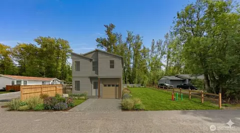 7050 Helweg Ln, Blaine, WA 98230