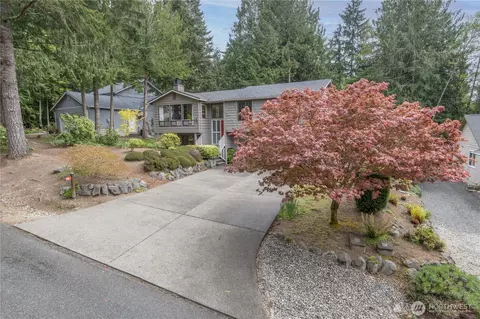 20 Clipper Ln, Port Ludlow, WA 98365