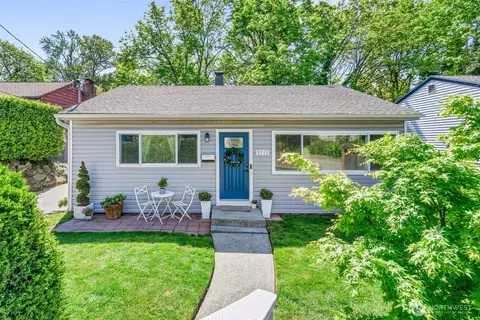 3713 S Burns St, Seattle, WA 98118