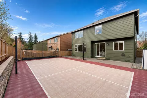 7640 NE 195th St, Kenmore, WA 98028