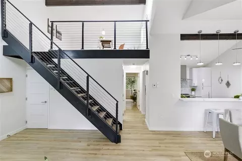 11630 NE 70th Pl UNIT D, Kirkland, WA 98033