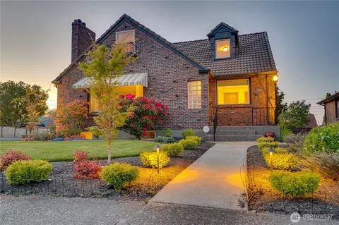 4017 N 9th St, Tacoma, WA 98406