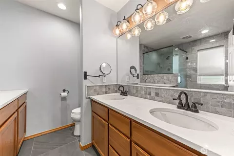 Bath - 7006 Radius Loop SE, Lacey, WA 98513 photo 3 of 5