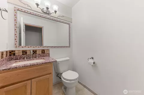 Bath - 7006 Radius Loop SE, Lacey, WA 98513 photo 4 of 5