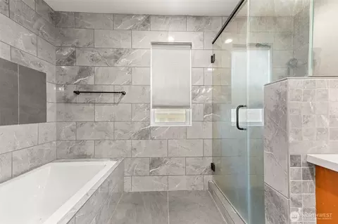 Bath - 7006 Radius Loop SE, Lacey, WA 98513 photo 1 of 5