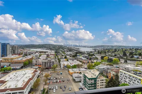 4540 8th Ave NE #2106, Seattle, WA 98105
