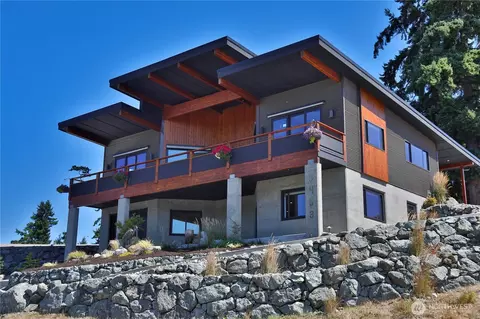 5453 Harborside Ln, Freeland, WA 98249