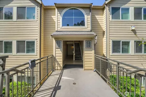 3811 130 Ln SE, Bellevue, WA 98006
