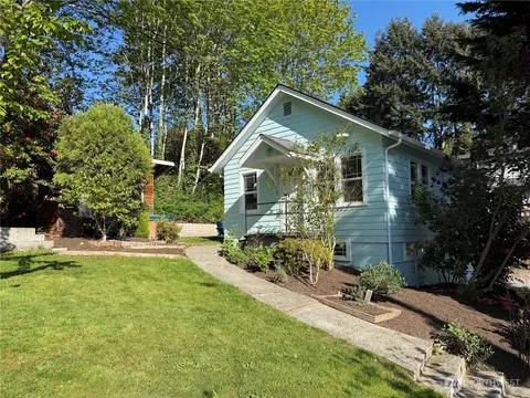 5304 NE 193rd St, Lake Forest Park, WA 98155