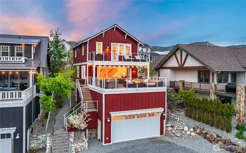 350 Porcupine Ln, Chelan, WA 98816