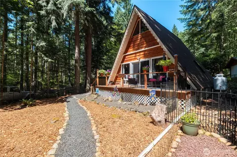 371 N Wynoochee Dr, Hoodsport, WA 98548