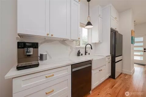 Kitchen - 351 17th Ave E, Seattle, WA 98112 photo 3 of 4