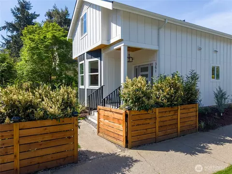 Exterior - 351 17th Ave E, Seattle, WA 98112 photo 6 of 6