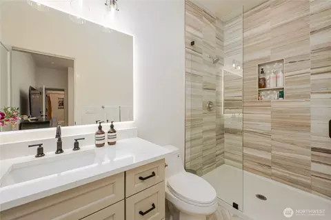 Bath - 351 17th Ave E, Seattle, WA 98112 photo 1 of 4