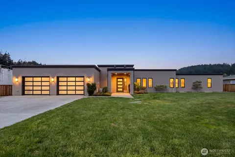 2181 Mariner Beach Dr, Oak Harbor, WA 98277