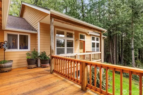 102 Olympic Ln, Port Ludlow, WA 98365
