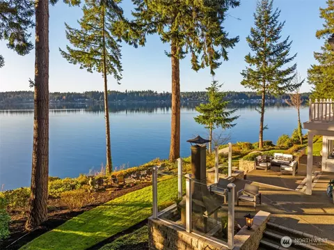 6947 Cooper Point Rd NW, Olympia, WA 98502