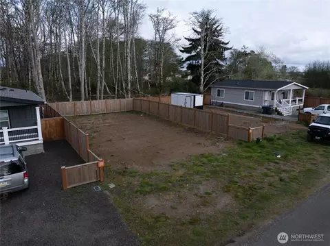 606 N 2nd St, Westport, WA 98595