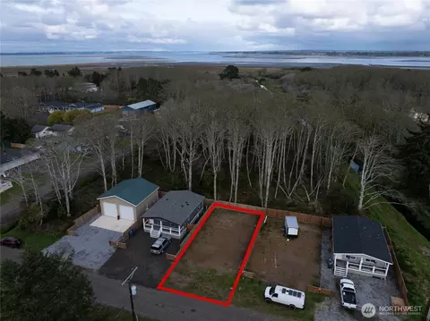 606 N 2nd St, Westport, WA 98595