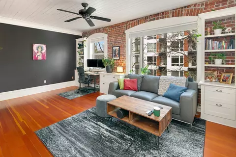 7 Harrison St #39, Seattle, WA 98109