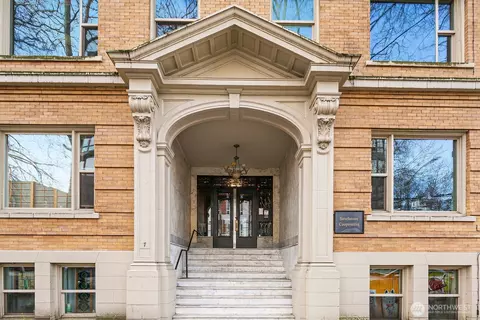 7 Harrison St #39, Seattle, WA 98109