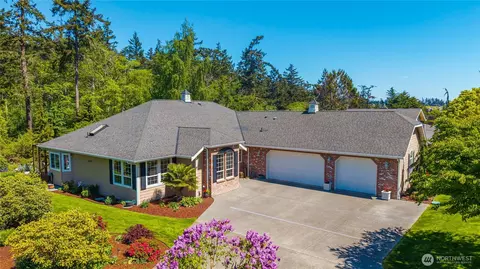 1546 Wedgewood Ln, Oak Harbor, WA 98277