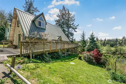 1819 Lake Dr, Camano Island, WA 98282
