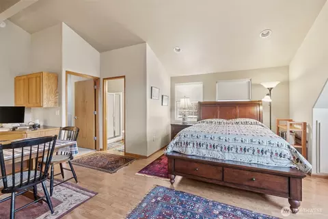 Bedroom - 877 Medsker Rd, Sequim, WA 98382 photo 4 of 4