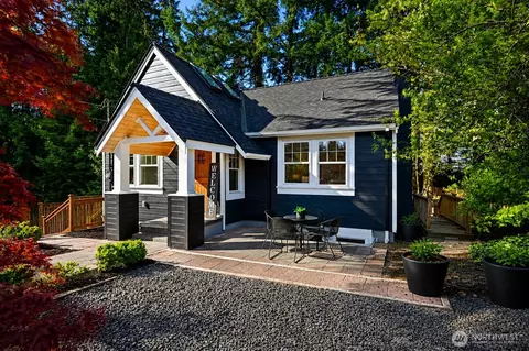 24305 90th Ave W, Edmonds, WA 98026