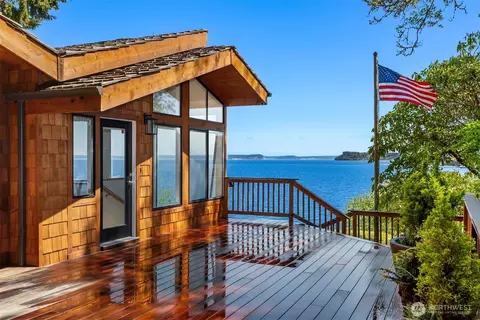 191 Condon Ln, Port Ludlow, WA 98365