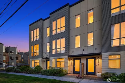 2605 NW 64th St, Seattle, WA 98107