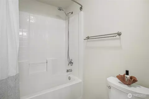 Bath - 37726 34th Ave E, Roy, WA 98580 photo 5 of 5