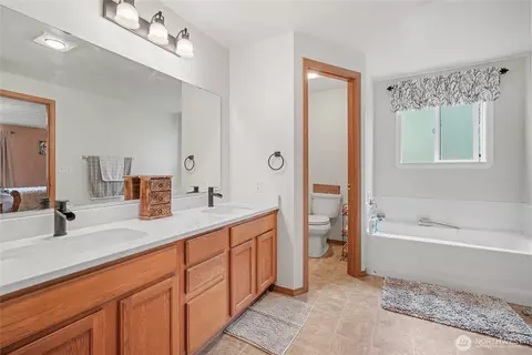 Bath - 37726 34th Ave E, Roy, WA 98580 photo 3 of 5