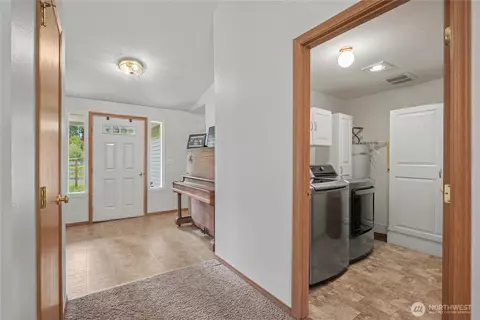 Entry Way - 37726 34th Ave E, Roy, WA 98580 photo 3 of 3
