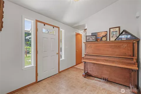 Entry Way - 37726 34th Ave E, Roy, WA 98580 photo 1 of 3