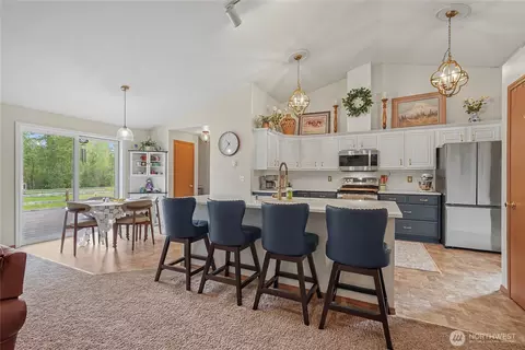Kitchen - 37726 34th Ave E, Roy, WA 98580 photo 4 of 4