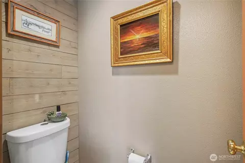 Bath - 37726 34th Ave E, Roy, WA 98580 photo 1 of 5
