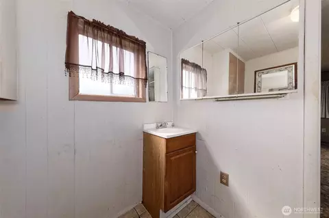 Bath - 147 Stoddard Rd, Doty, WA 98539 photo 1 of 4