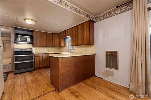 Kitchen - 147 Stoddard Rd, Doty, WA 98539 photo 2 of 3