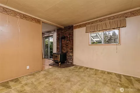 Living - 147 Stoddard Rd, Doty, WA 98539 photo 1 of 2