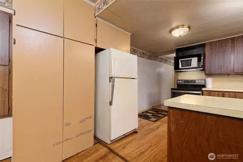 Kitchen - 147 Stoddard Rd, Doty, WA 98539 photo 3 of 3