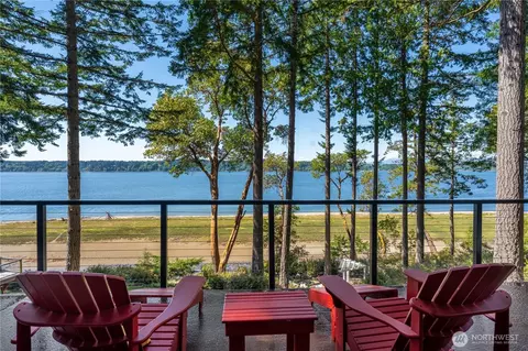 108 Herron Ln NW, Lakebay, WA 98349