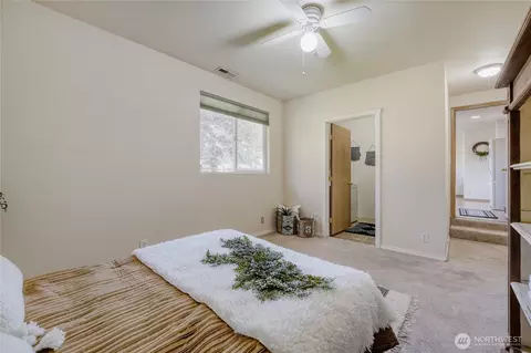 Bedroom - 401 Hemlock Ct, Sultan, WA 98294 photo 5 of 5