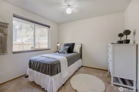 Bedroom - 401 Hemlock Ct, Sultan, WA 98294 photo 3 of 5