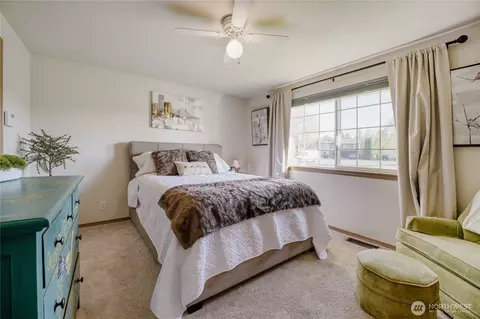 Bedroom - 401 Hemlock Ct, Sultan, WA 98294 photo 1 of 5