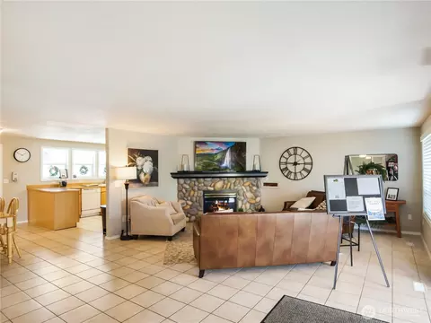 Living - 111 Cherry Ln SW, Orting, WA 98360 photo 4 of 4