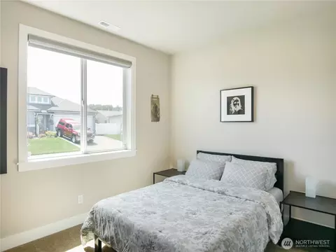 Bedroom - 111 Cherry Ln SW, Orting, WA 98360 photo 4 of 6