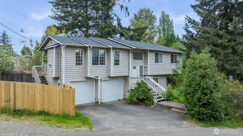 2620 NE 136th St, Seattle, WA 98125