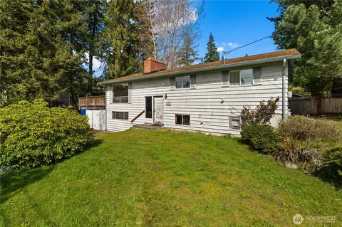 19525 86th Ave W, Edmonds, WA 98026